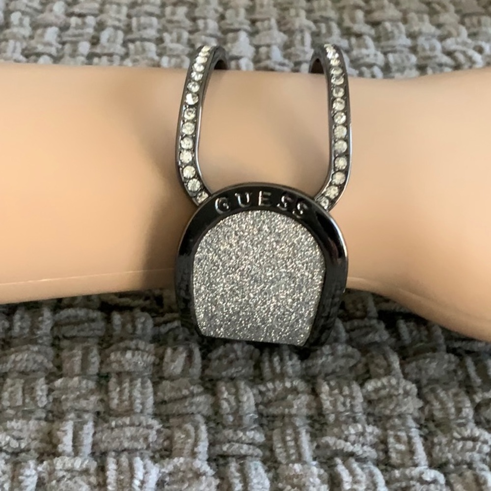 Guess bangle - Picture 2 of 8
